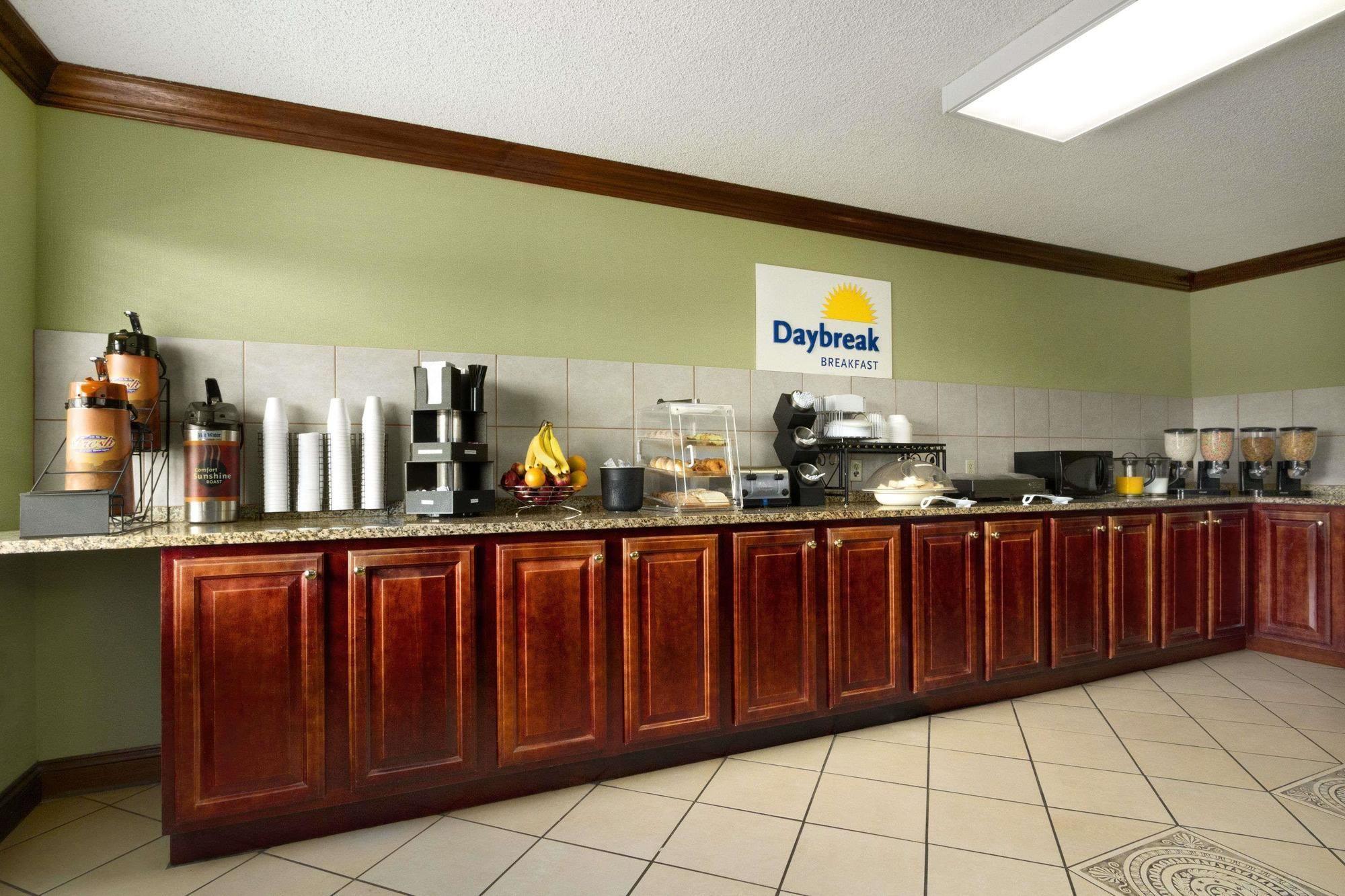 Days Inn By Wyndham Southaven Ms Exteriör bild